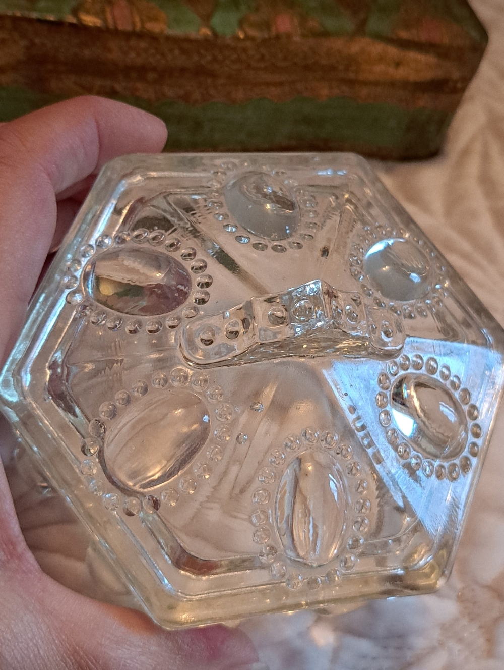 Vintage /Antique 1940's L.E. Smith Victorian Beaded Glass Hexagonal Trinket Box - Picture 10 of 10